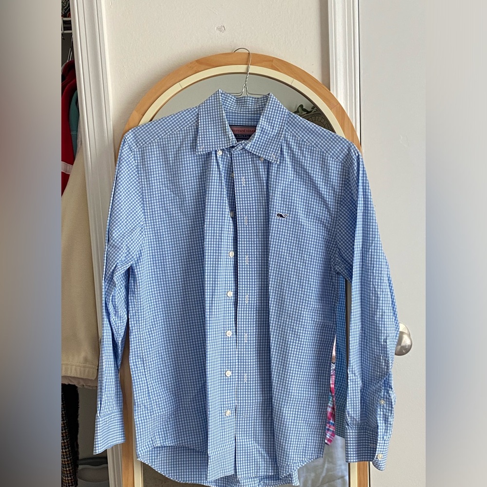 Men’s vineyard vines button down shirt